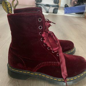 Dr. Marten's WOMEN'S 1460 PASCAL VELVET US 6